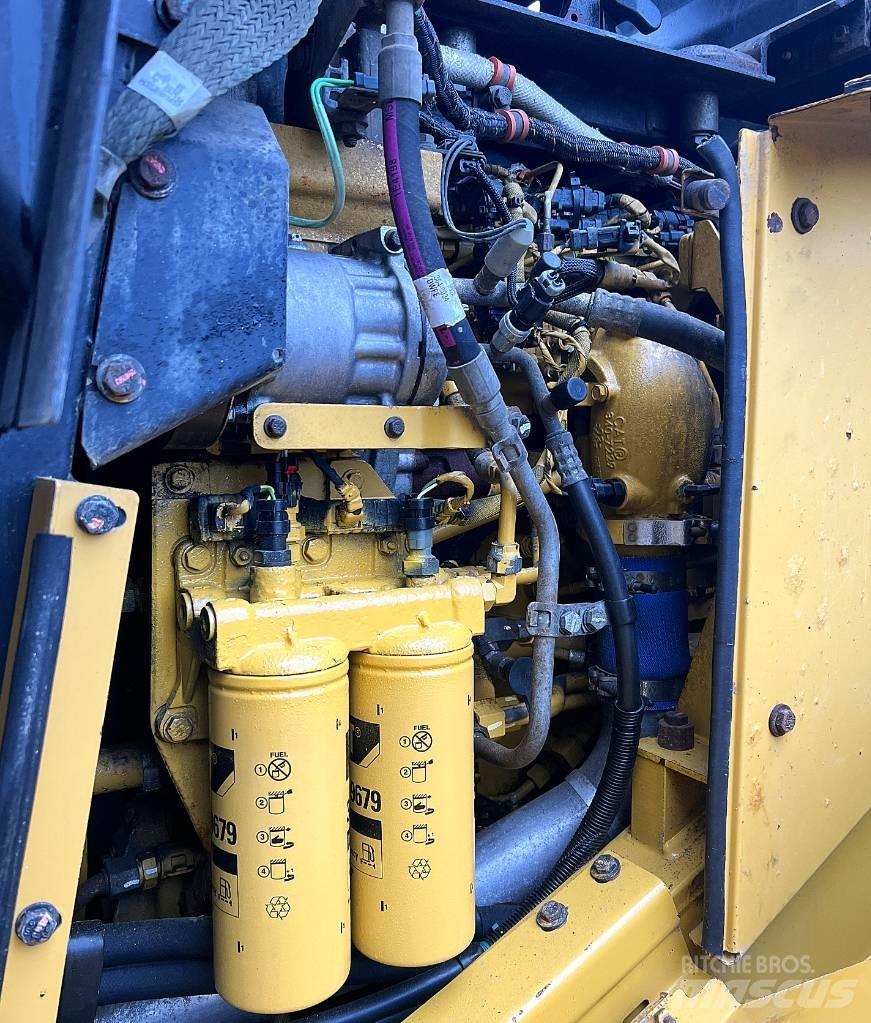 CAT 972 K Колесни товарачи