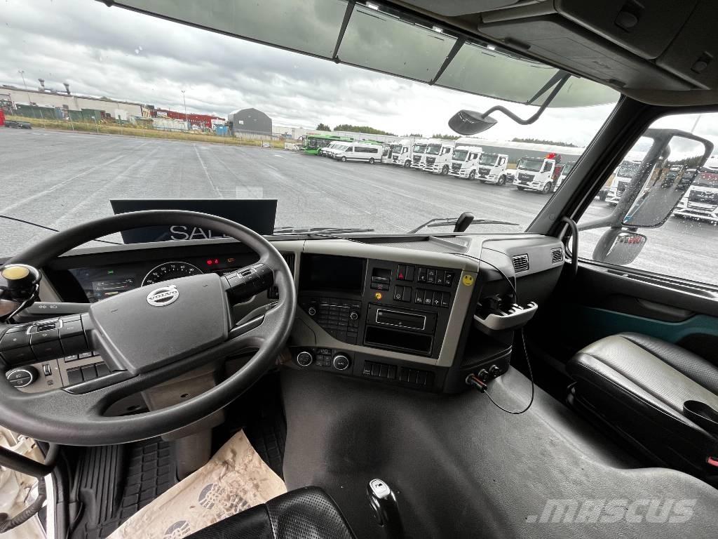 Volvo FM 6X2 Камиони със скипов подемник