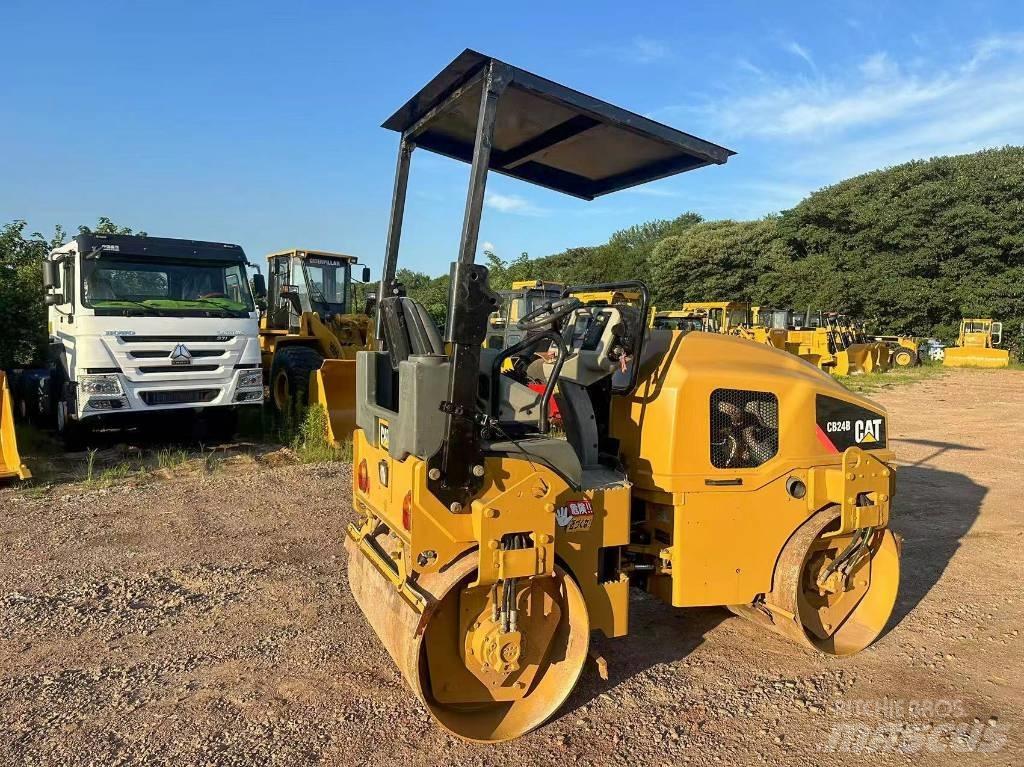 CAT CB 24 B Двойни барабанни ролки
