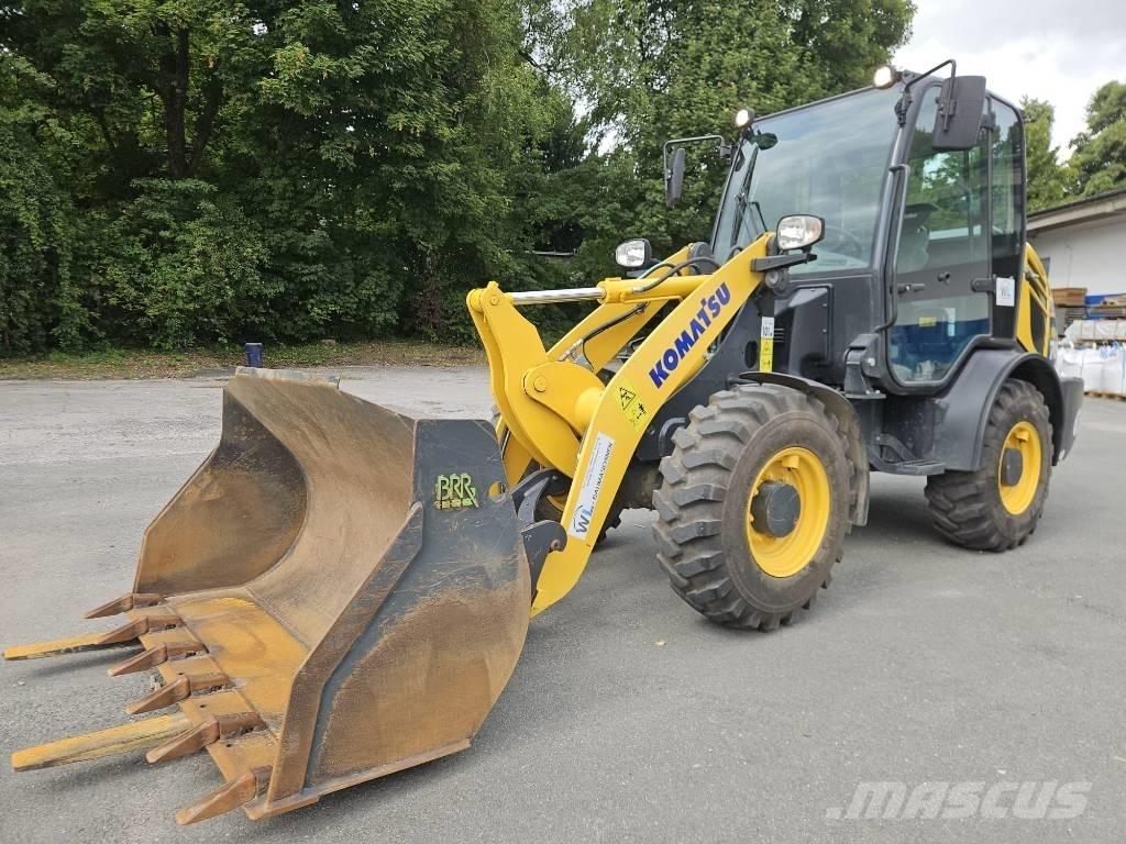 Komatsu WA 70 M-8 Колесни товарачи