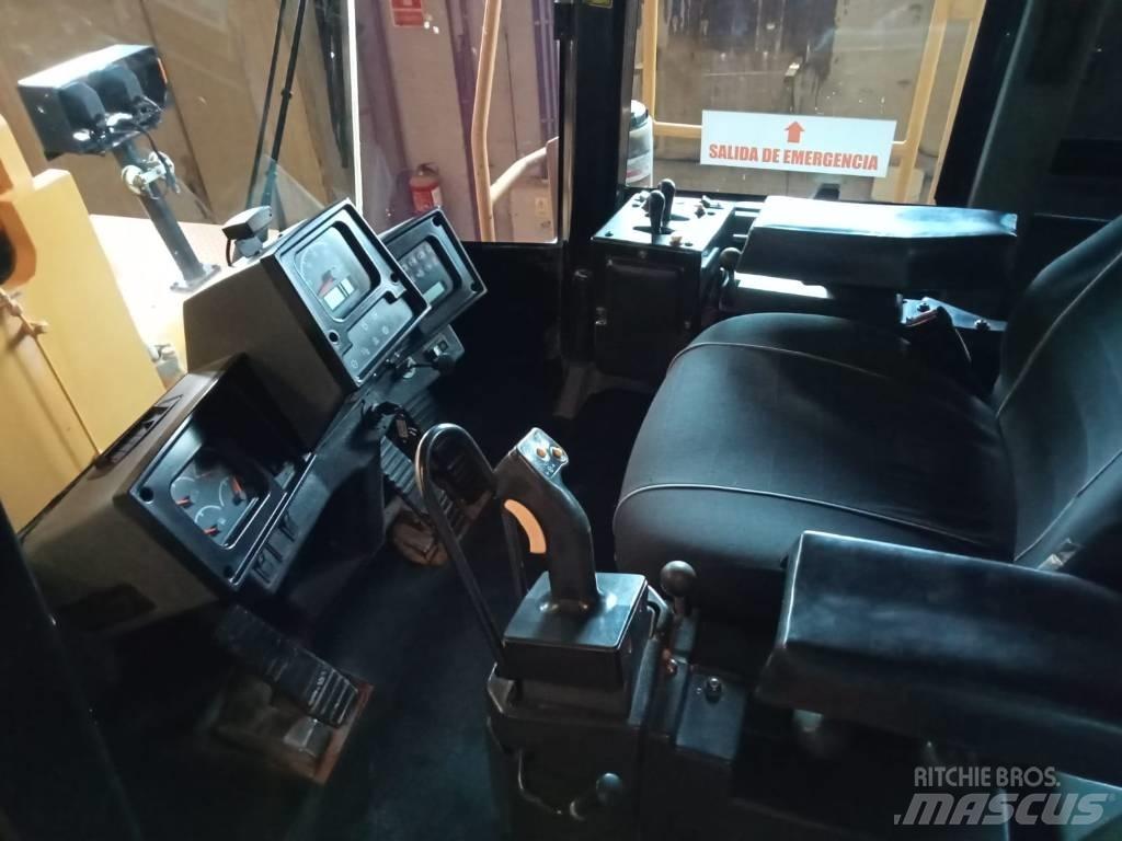 CAT 988H Мини товарачи