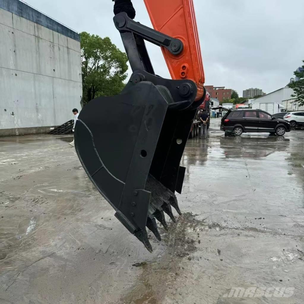 Doosan DX 225 LC Верижен екскаватор