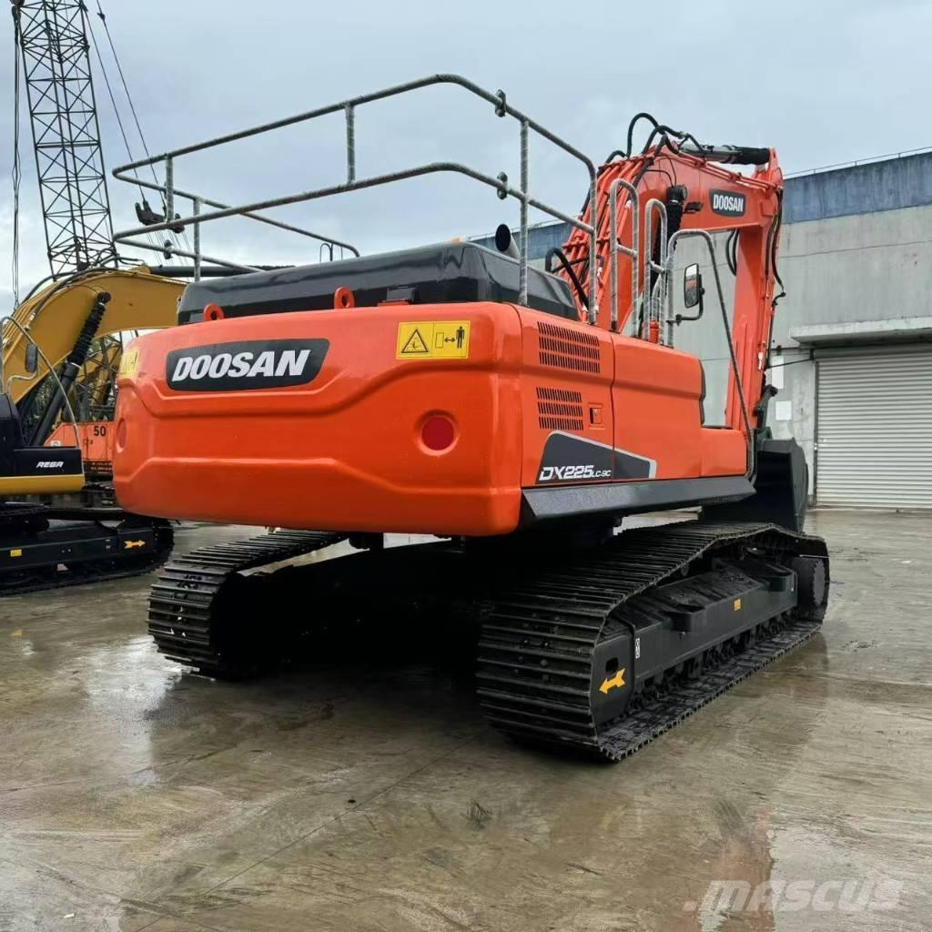 Doosan DX 225 LC Верижен екскаватор