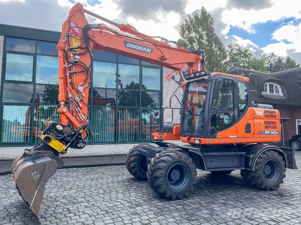 Doosan DX 140 W-3 Колесни екскаватори