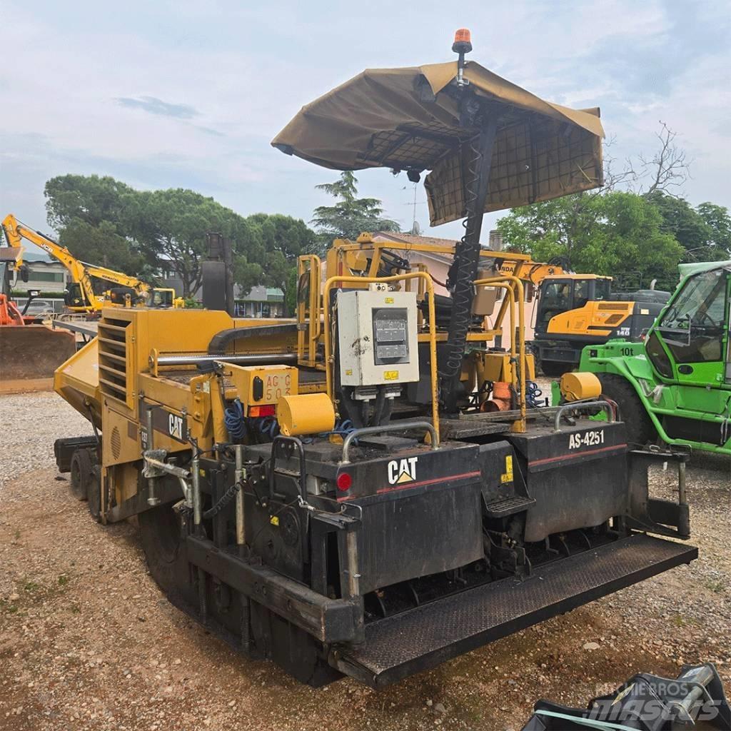 CAT AP 600 Машини за асфалт