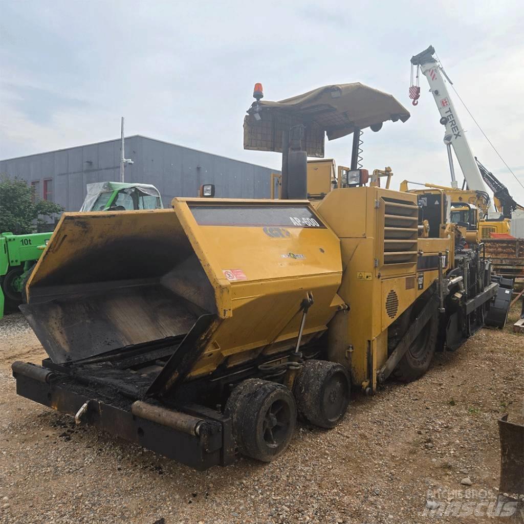 CAT AP600 Машини за асфалт
