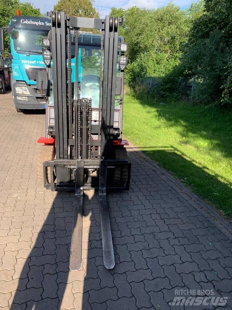 Manitou ME425C Електрически вилични кари-повдигачи