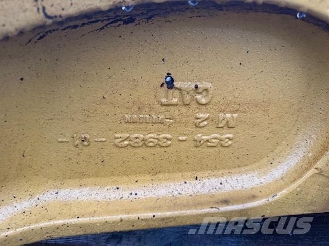 CAT 908 BUCKET LINK Кофи