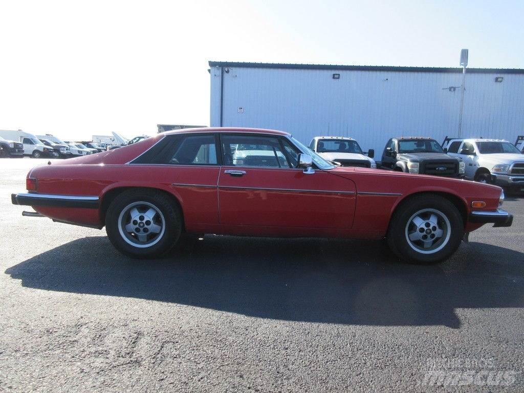 Jaguar XJ Коли