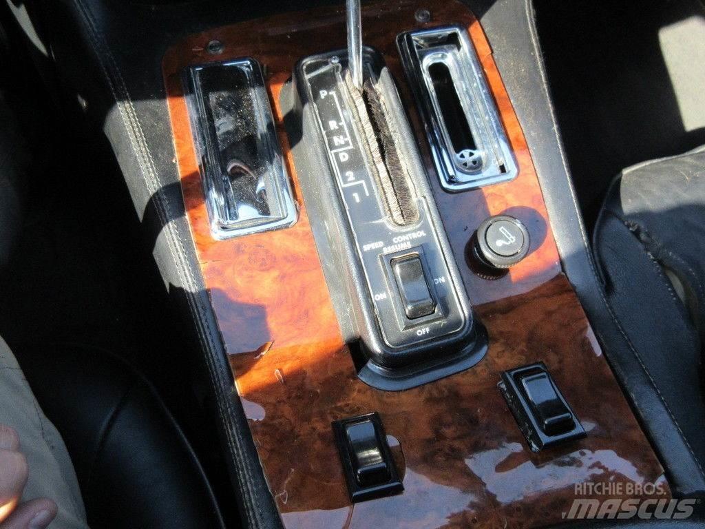 Jaguar XJ Коли