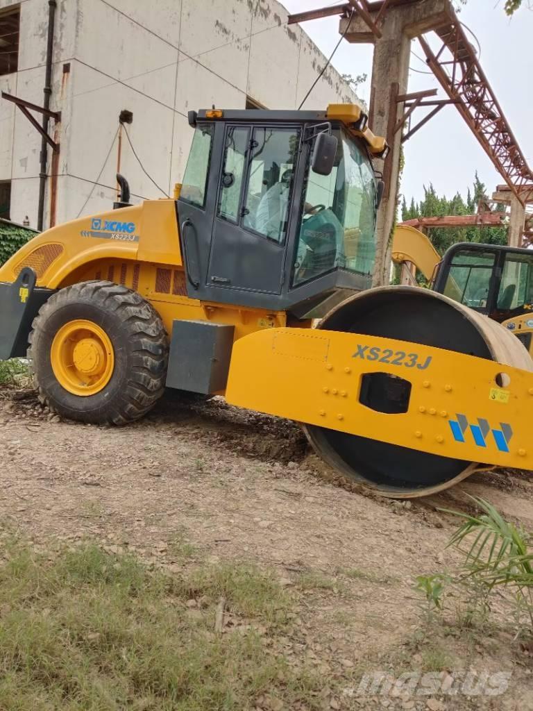 XCMG XS 223 J Еднобарабанни ролки
