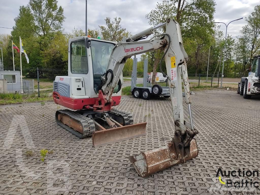 Takeuchi TB228 Мини екскаватори < 7 т