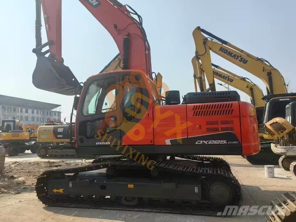 Doosan DX 225 LC Екскаватори с дълго рамо
