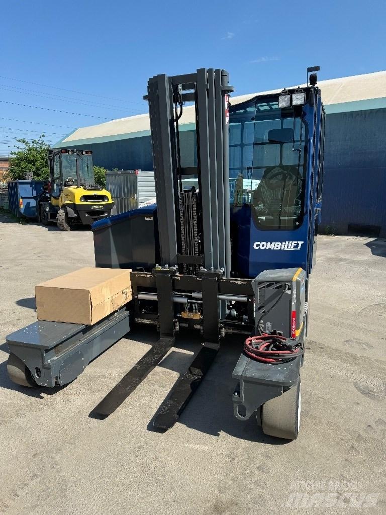 Combilift C4000ET Повдигач с движение в 4 посоки