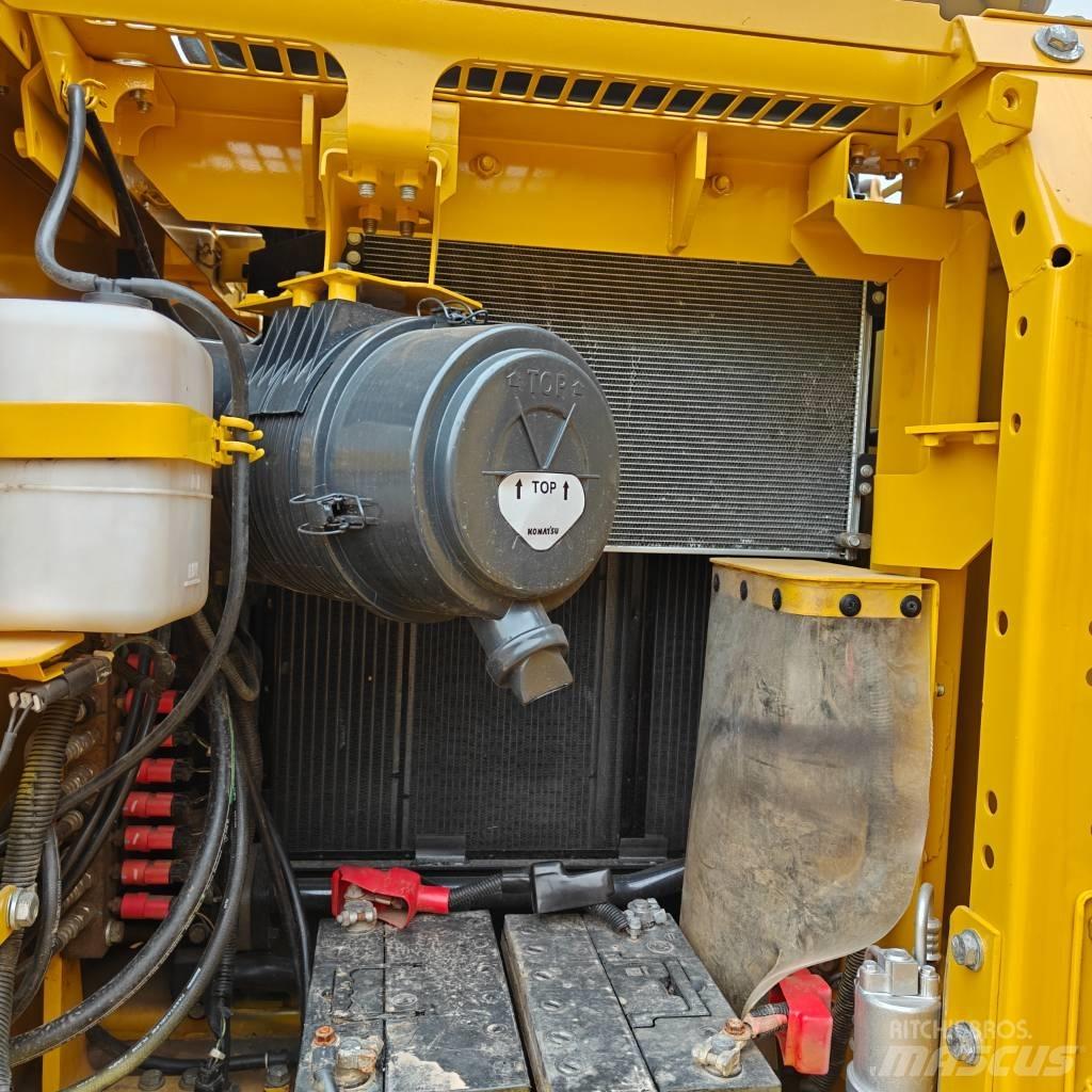 Komatsu 130-7 Верижен екскаватор