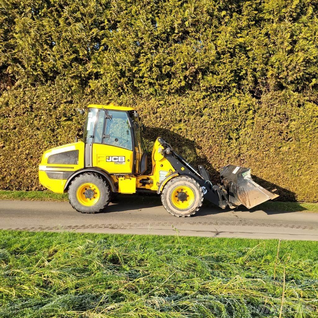 JCB 407 Колесни товарачи