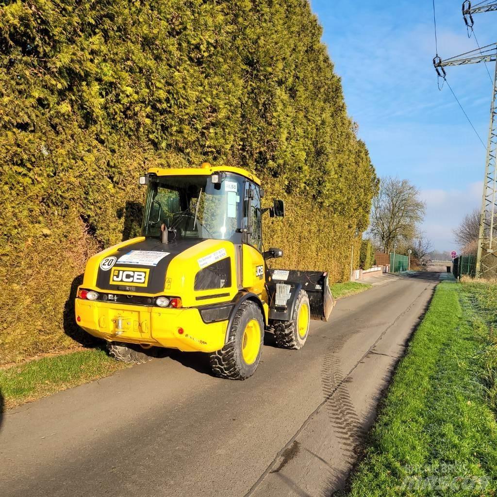 JCB 407 Колесни товарачи