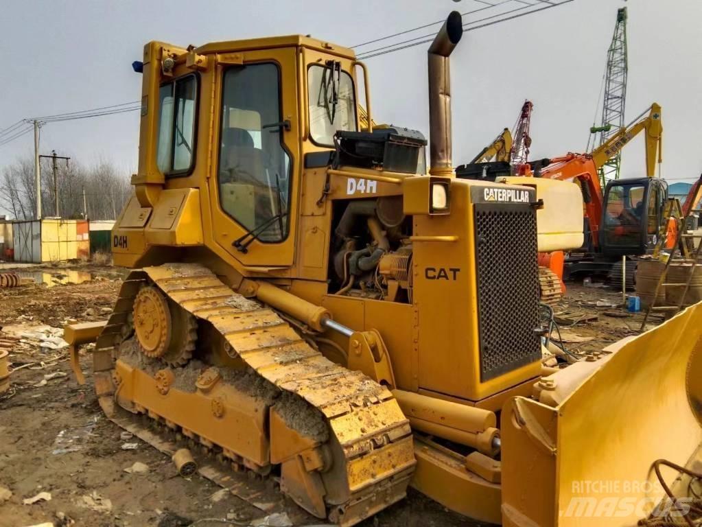 CAT D 4 H Верижни булдозери
