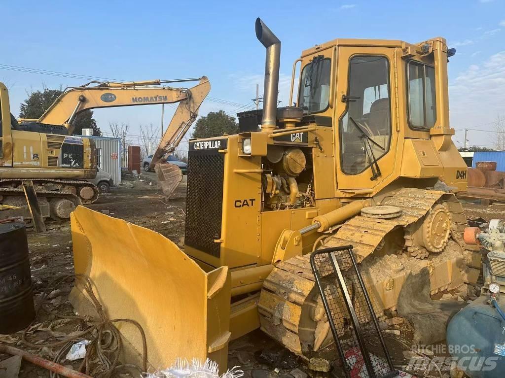 CAT D 4 H Верижни булдозери
