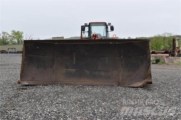 CAT D8N Остриета