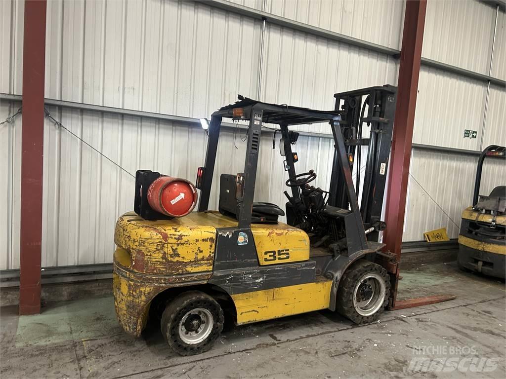 Tailift FG35 Камиони с АГУ