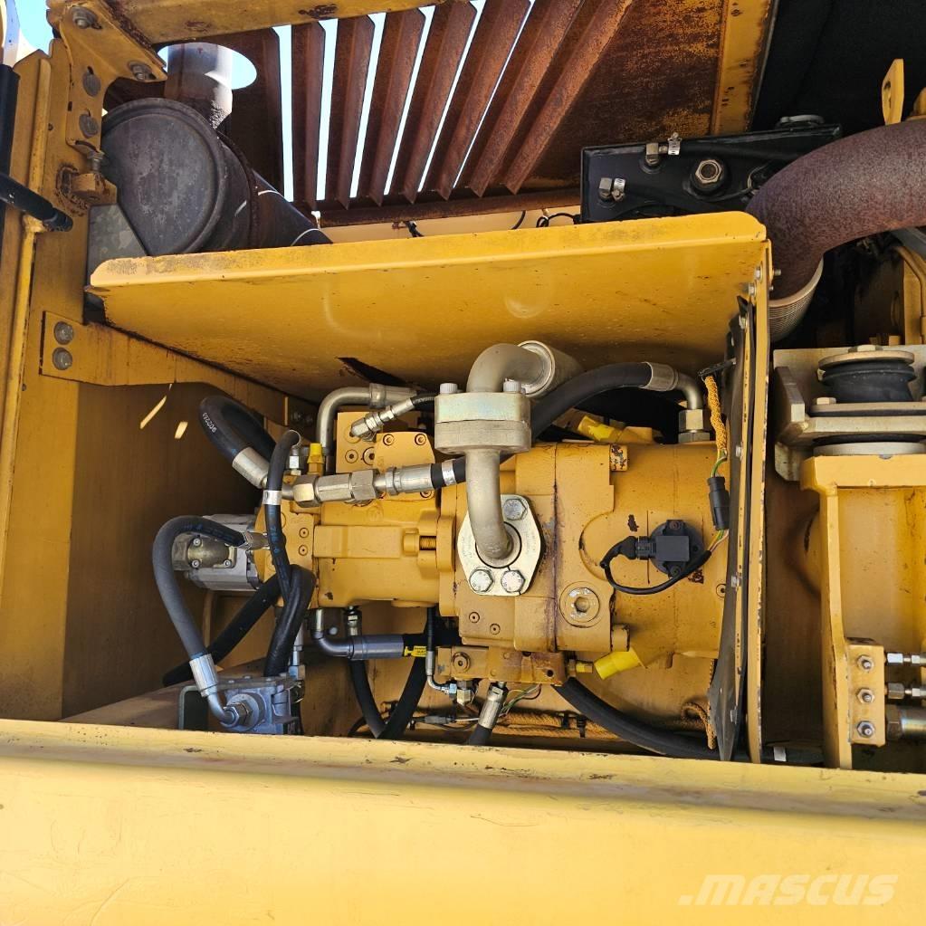 CAT 322 C Колесни екскаватори