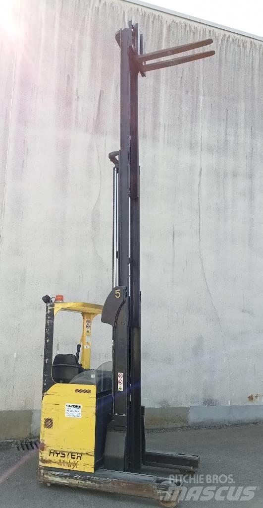 Hyster R 1.4 Ретрак/ Високоповдигач с изместване на вилката напред