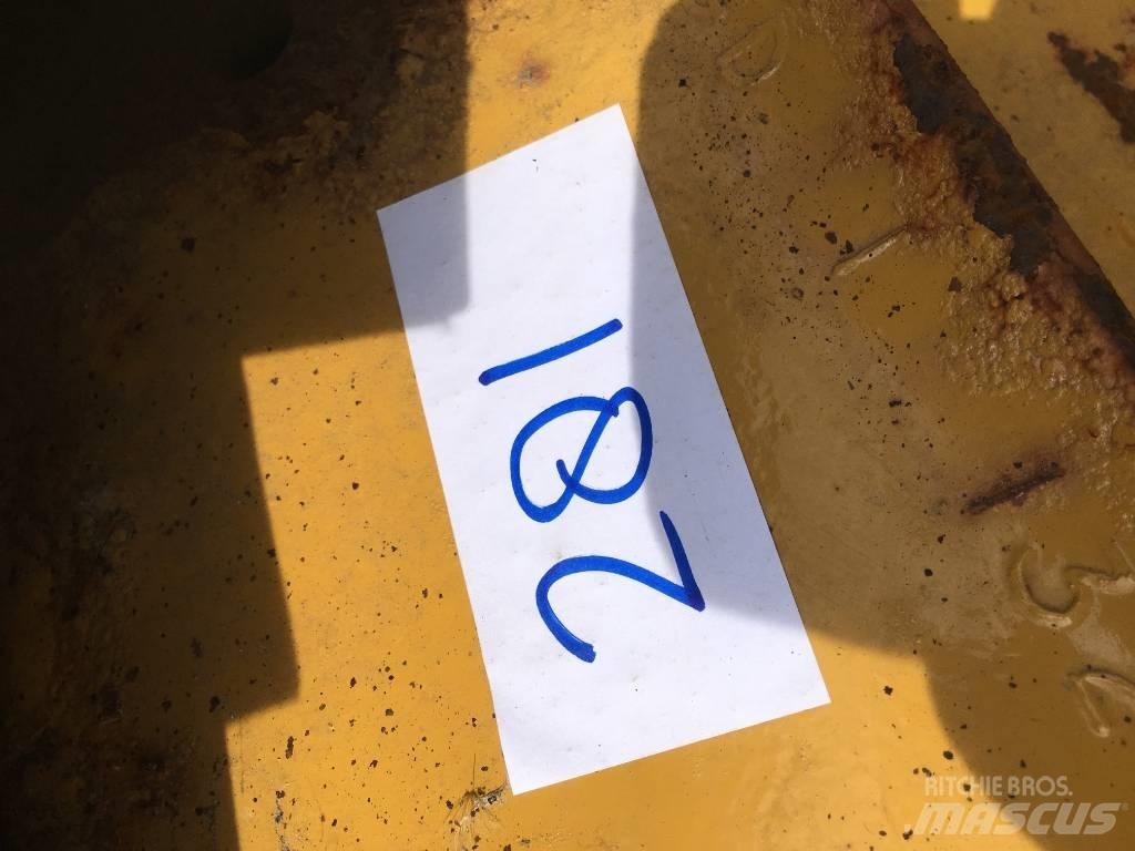 CAT D 6 N LGP Верижни булдозери

