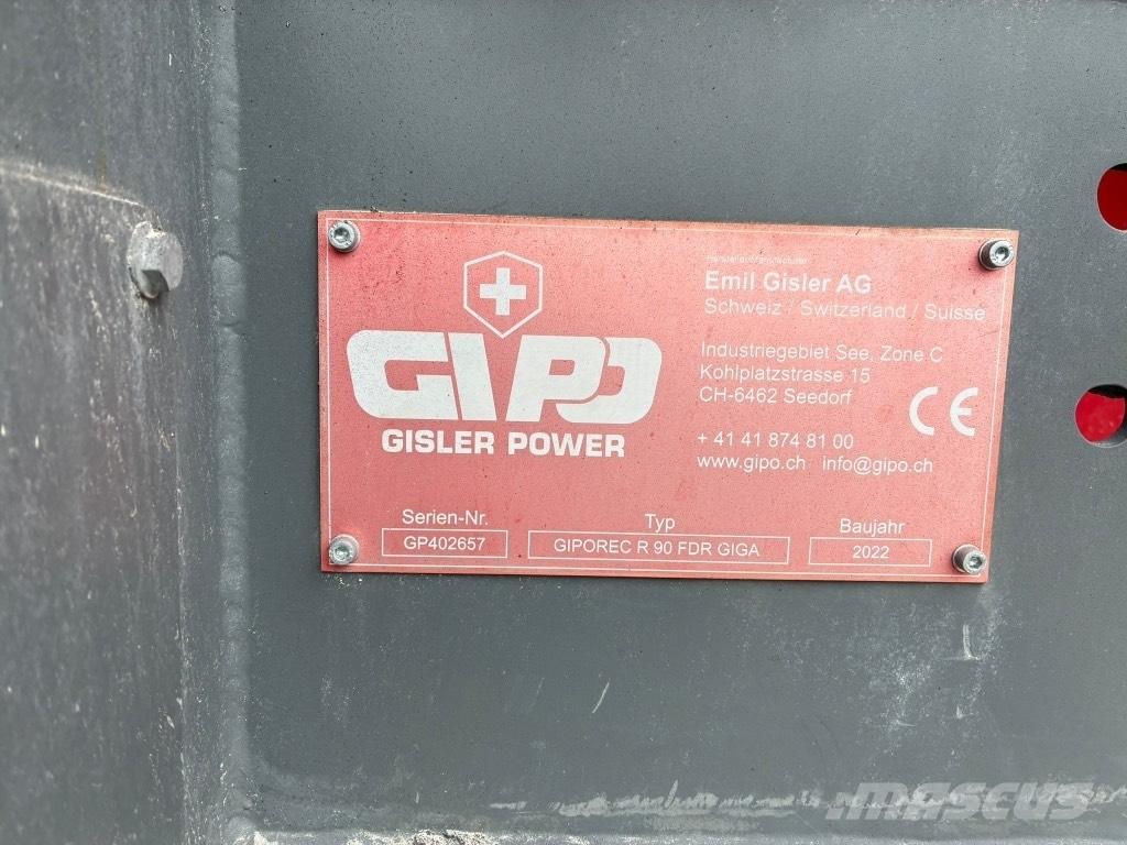 GIPO P090 GIGA Мобилни трошачки
