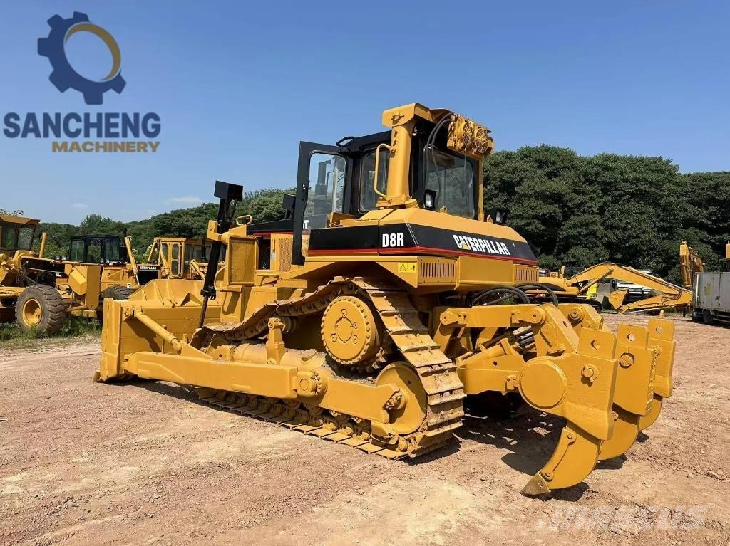 CAT D 8 R Верижни булдозери
