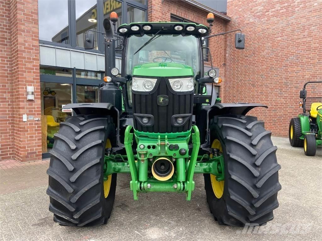 John Deere 6215R Трактори