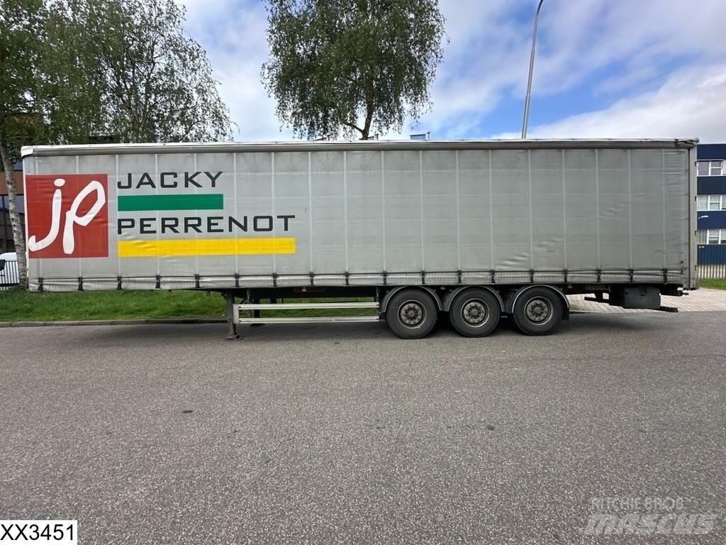 Fruehauf Tautliner Брезентови полуремаркета
