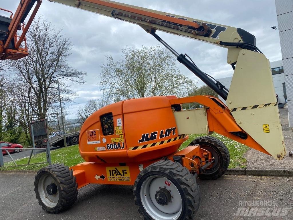 JLG 600 AJ Съчленени стрелови подемници
