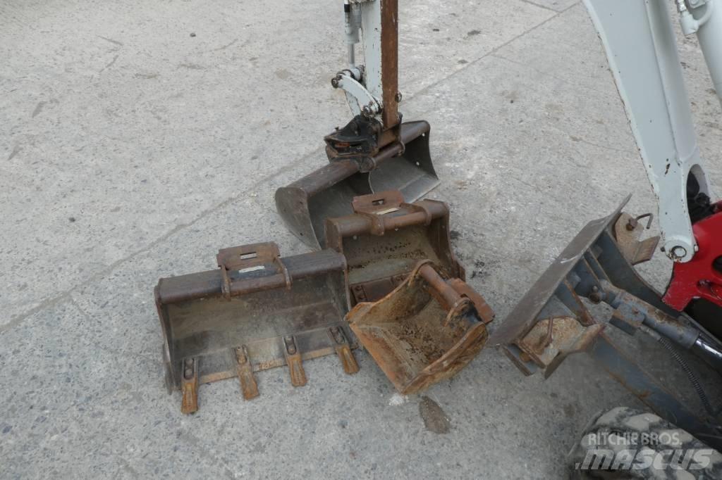 Takeuchi TB 210 R Мини екскаватори < 7 т
