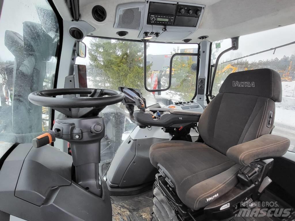 Valtra Q 305 Трактори