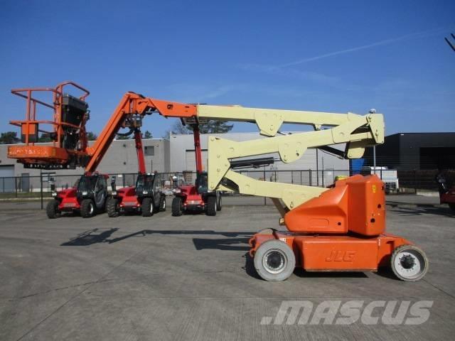 JLG E 400 AJPN (817) Компактни самоходни стрелови подемници
