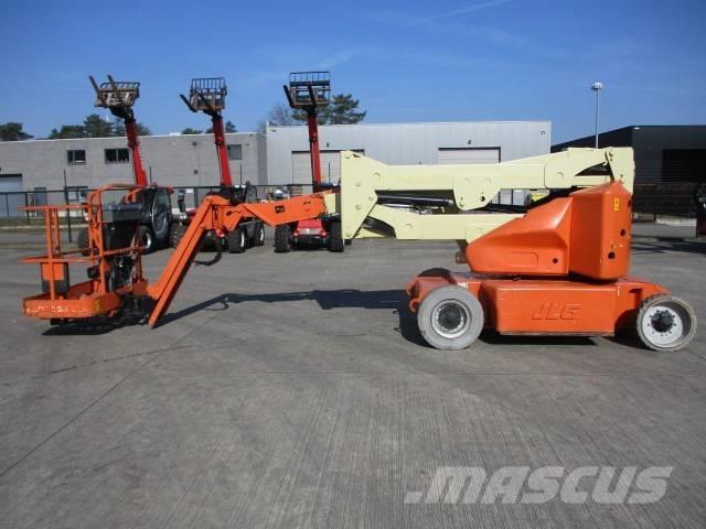 JLG E 400 AJPN (817) Компактни самоходни стрелови подемници
