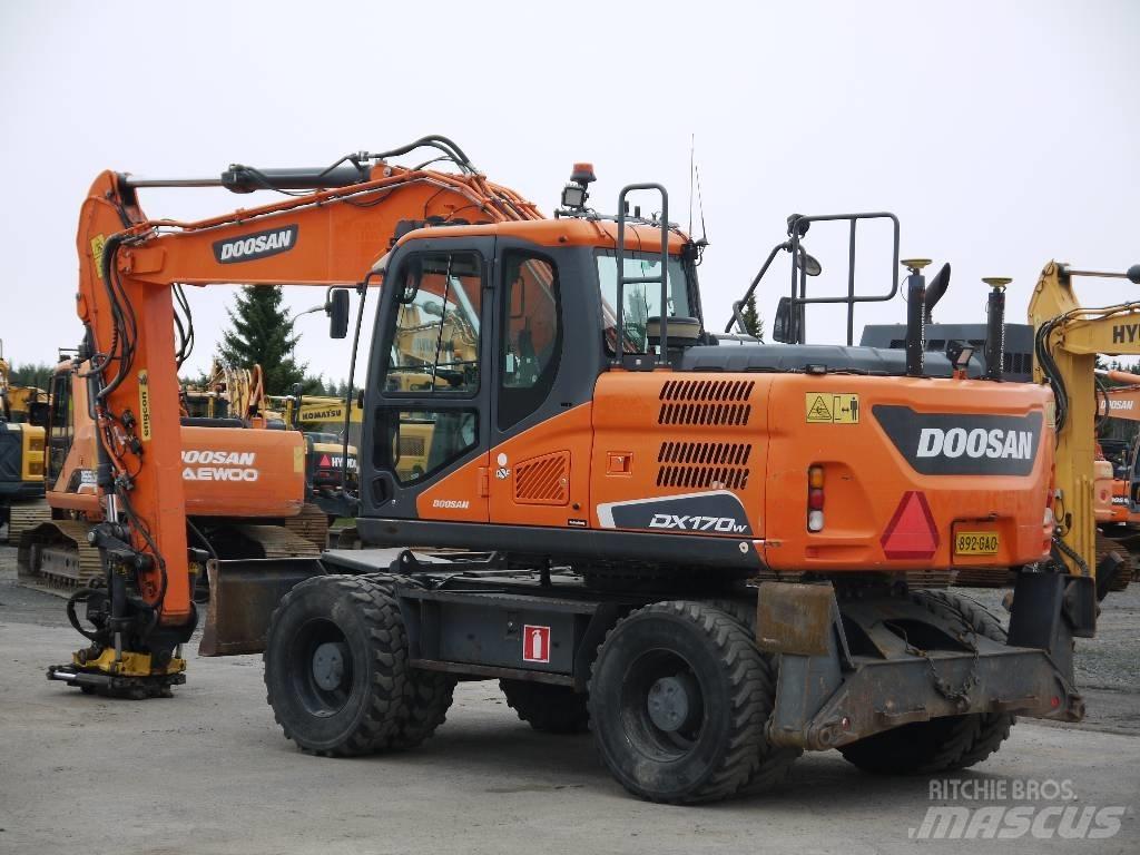 Doosan DX 170 W-5 Колесни екскаватори