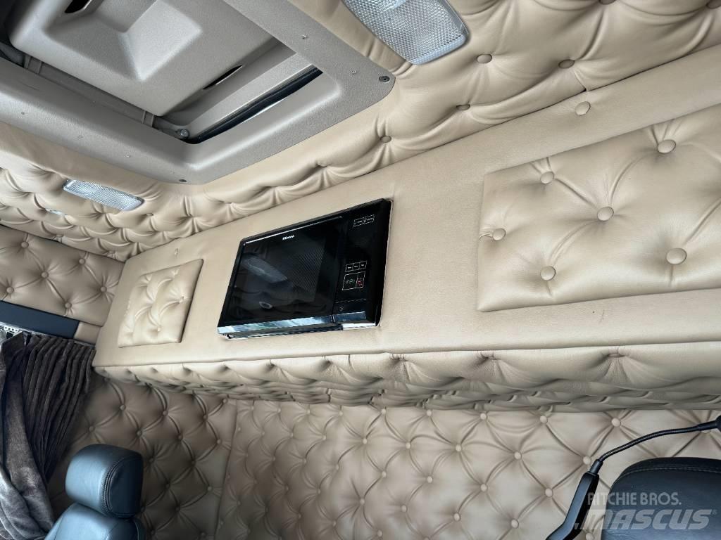 Scania R 520 LB8x4*4 Камиони с кран с кука