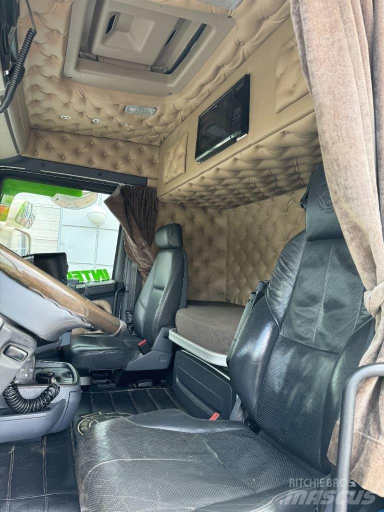 Scania R 520 LB8x4*4 Камиони с кран с кука
