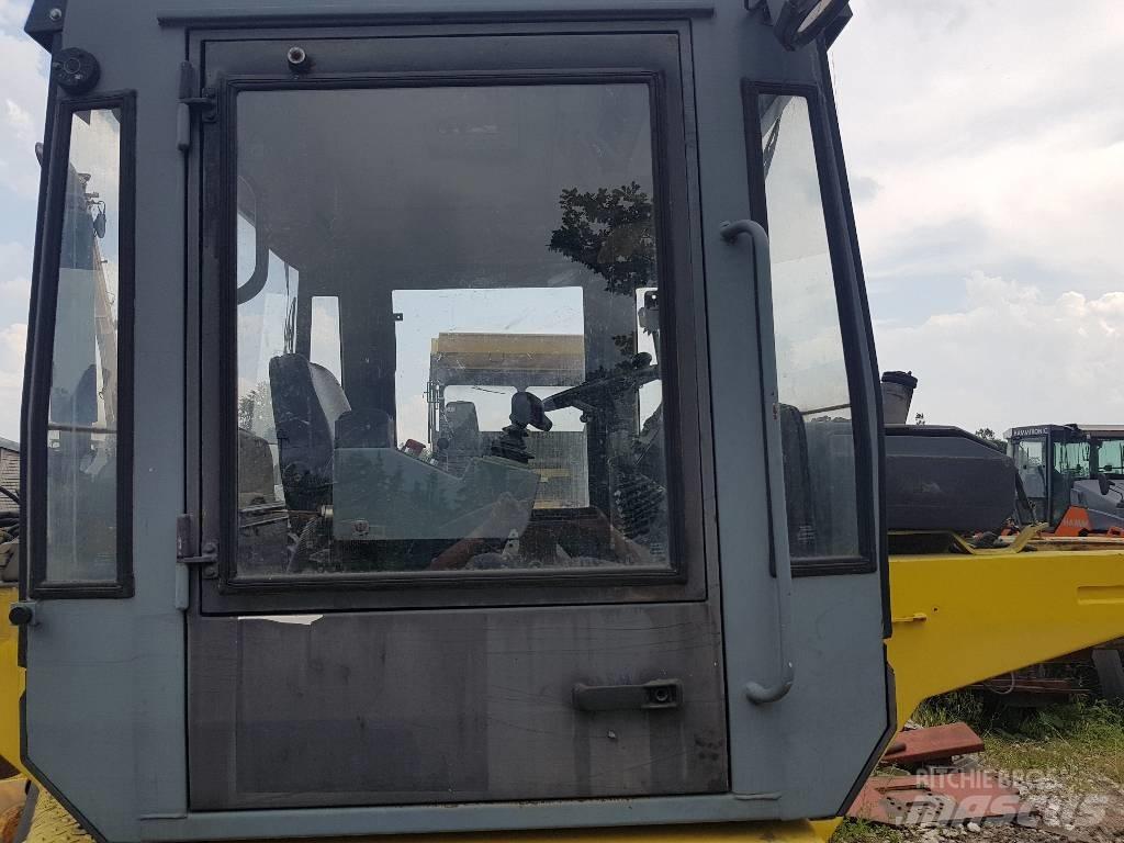 Bomag BW 184 AD Кабина