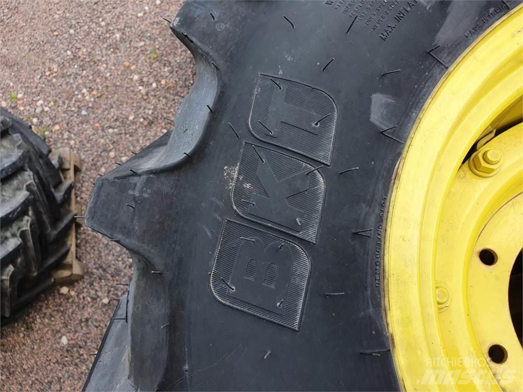 BKT 320/85R20 x2 Колелета/Гуми