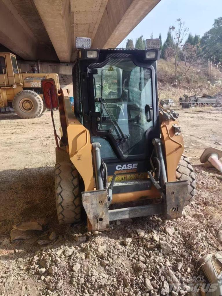 CASE SR200 Мини товарачи
