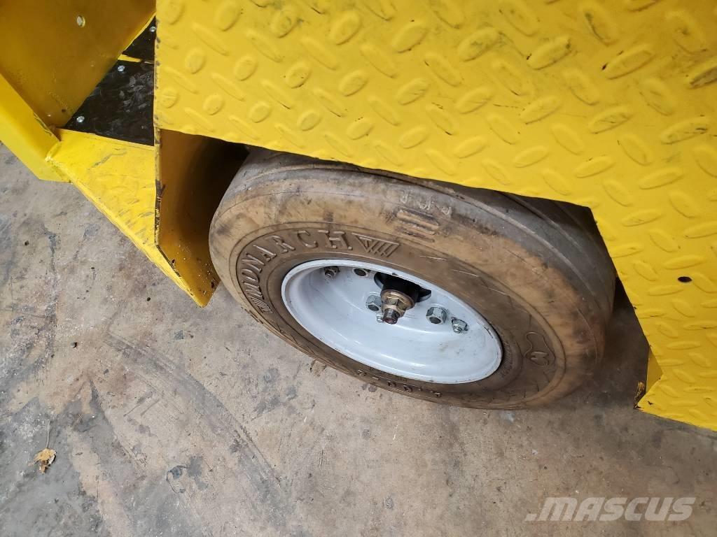 Taylor-Dunn SC090 Валачещи камиони