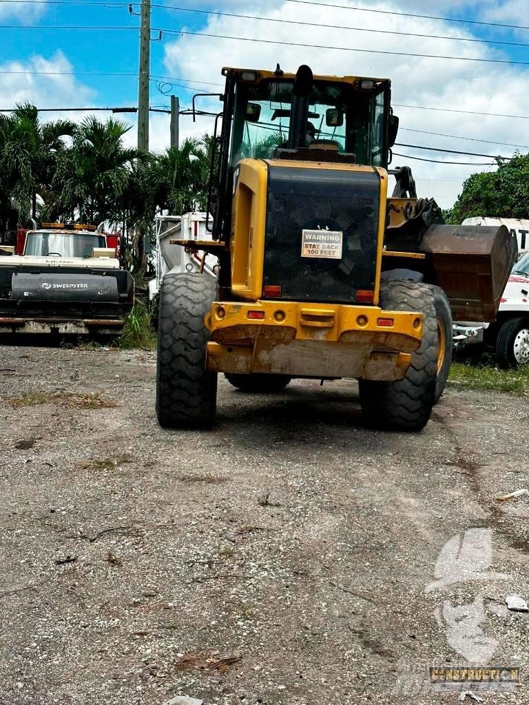 CAT 930 H Колесни товарачи