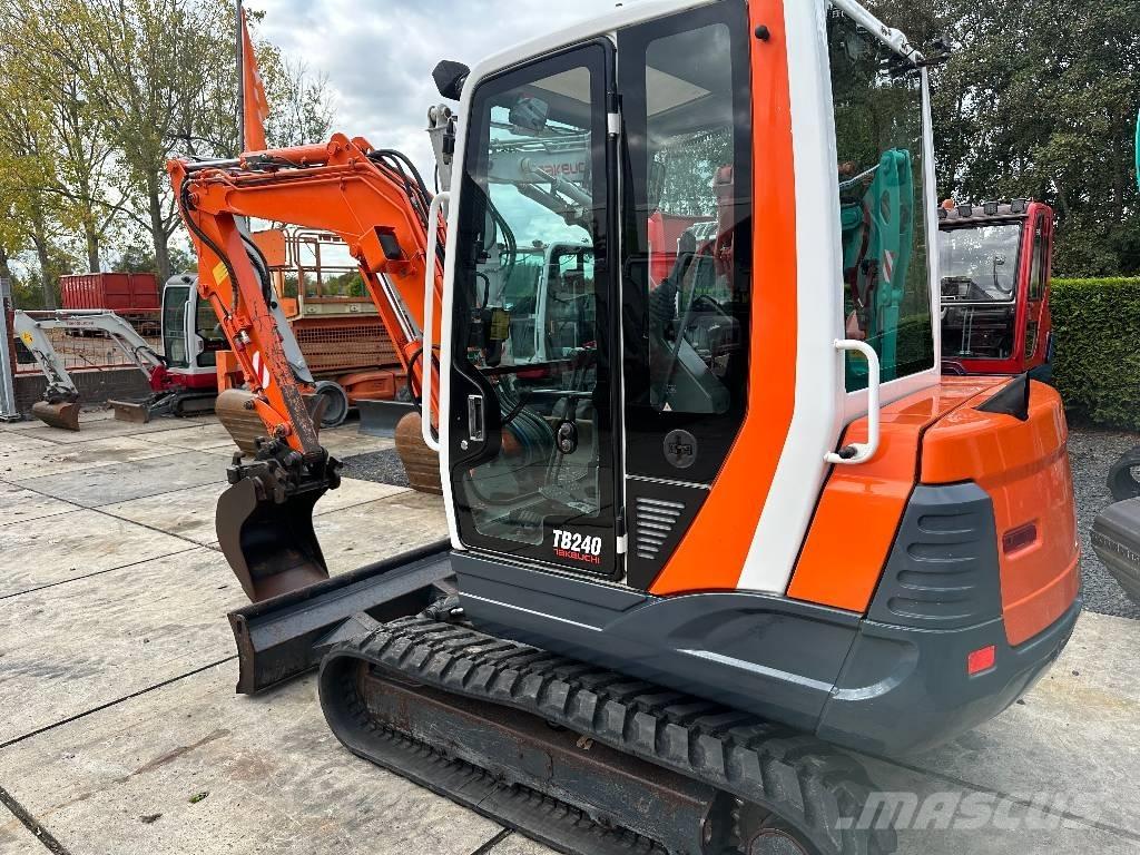 Takeuchi TB 235 CR Мини екскаватори < 7 т