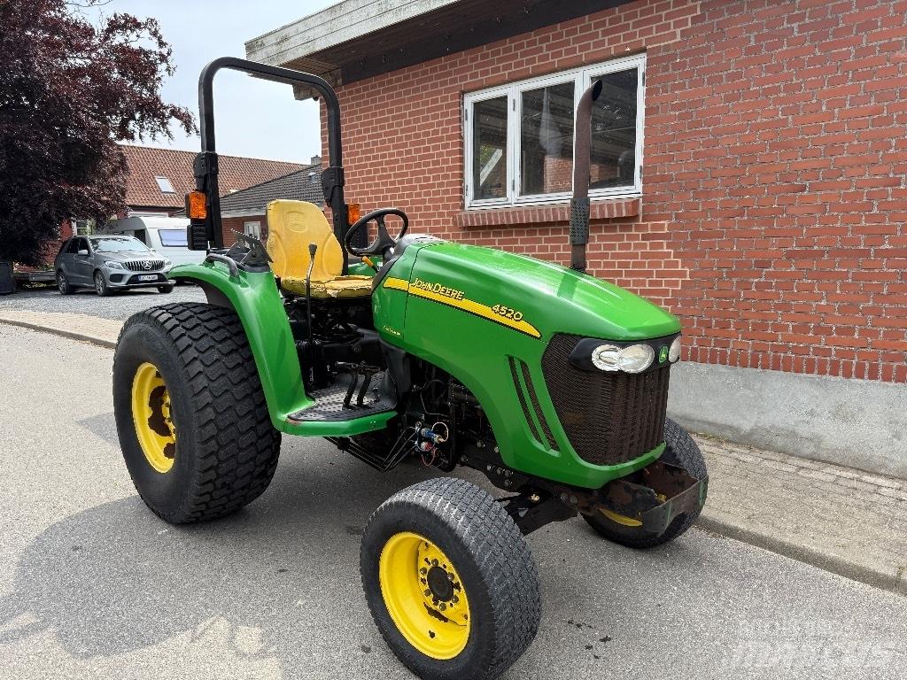 John Deere 4520 Компактни трактори