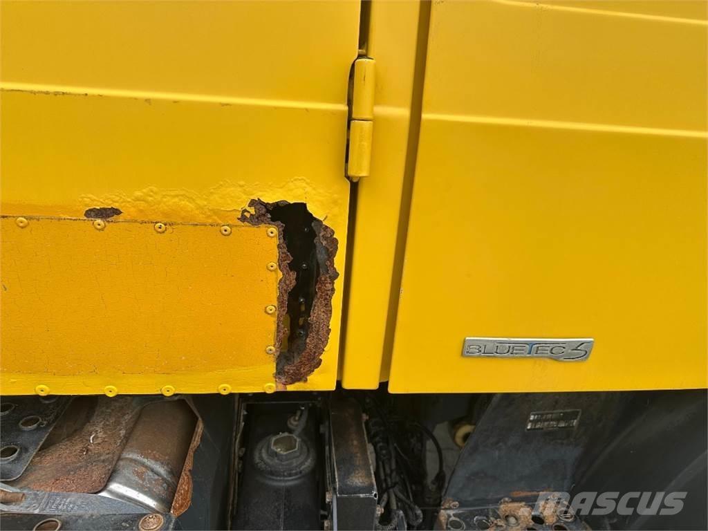 MB Trac U 4000 Трактори