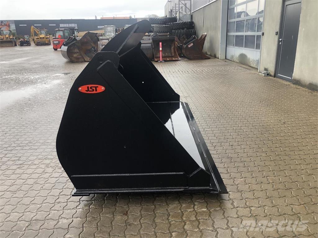 JST Læsseskovl, JST Кофи