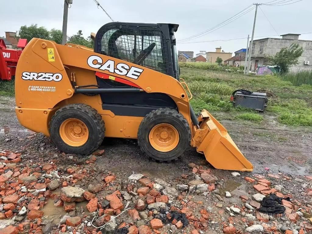 CASE SR 250 Мини товарачи
